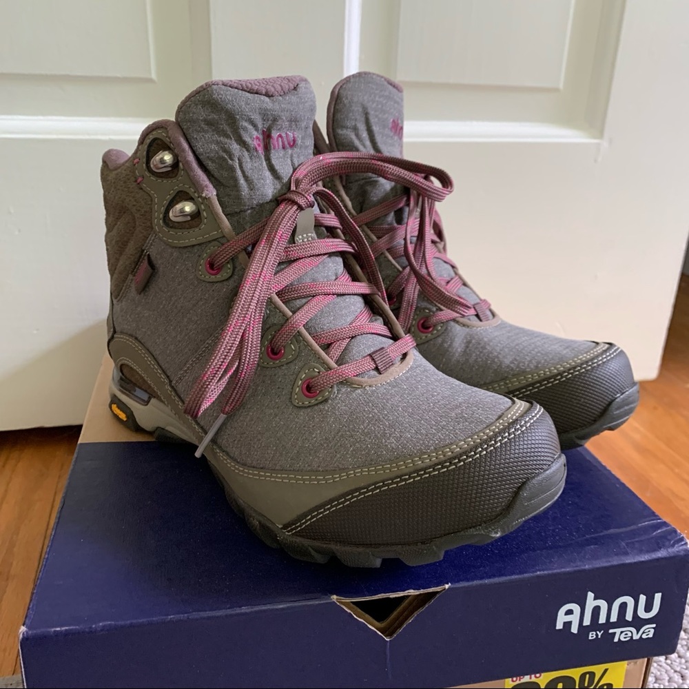 NIB Ahnu waterproof sugarpine hiking boots